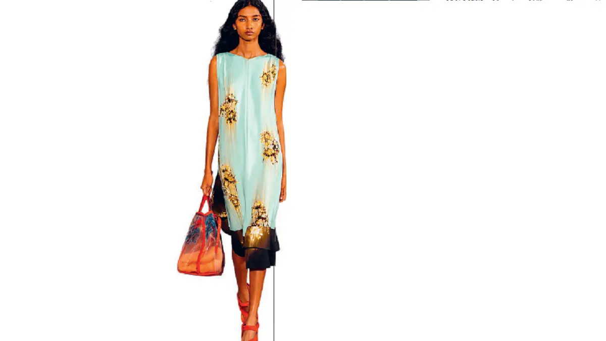 Summer dress (FESTIVE COLUMNS/DOK JAWAPOS)