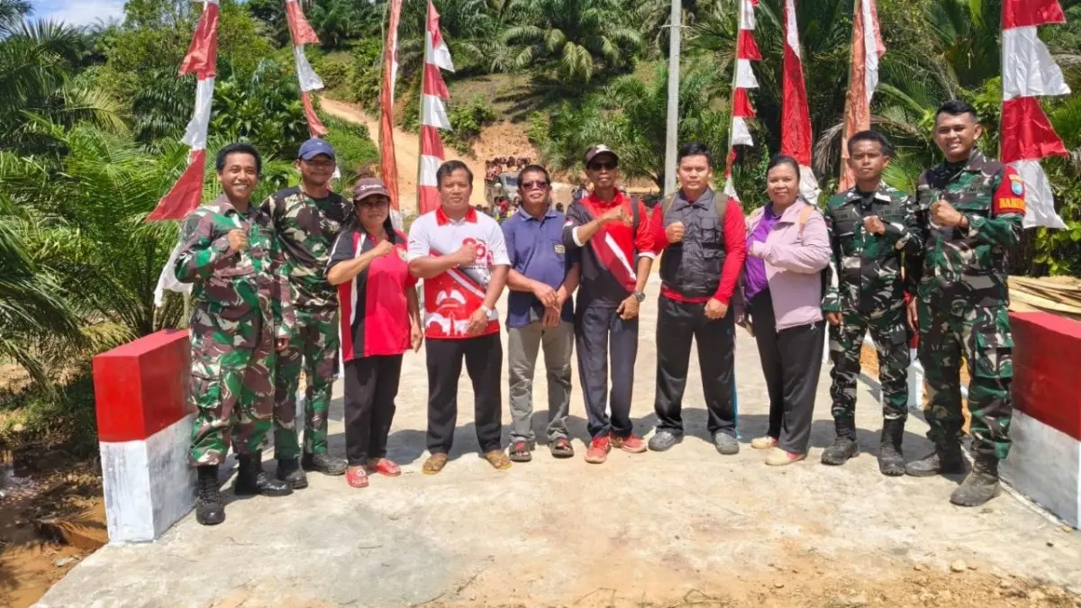 Jembatan Desa Sungai Berakak, Kecamatan Tayan Hulu, Kabupaten Sanggau, yang dibangun Kodim 1204/Sanggau telah rampung 100 persen dan siap dimanfaatkan masyarakat untuk mendukung mobilitas dan aktivitas ekonomi warga. (ISTIMEWA)
