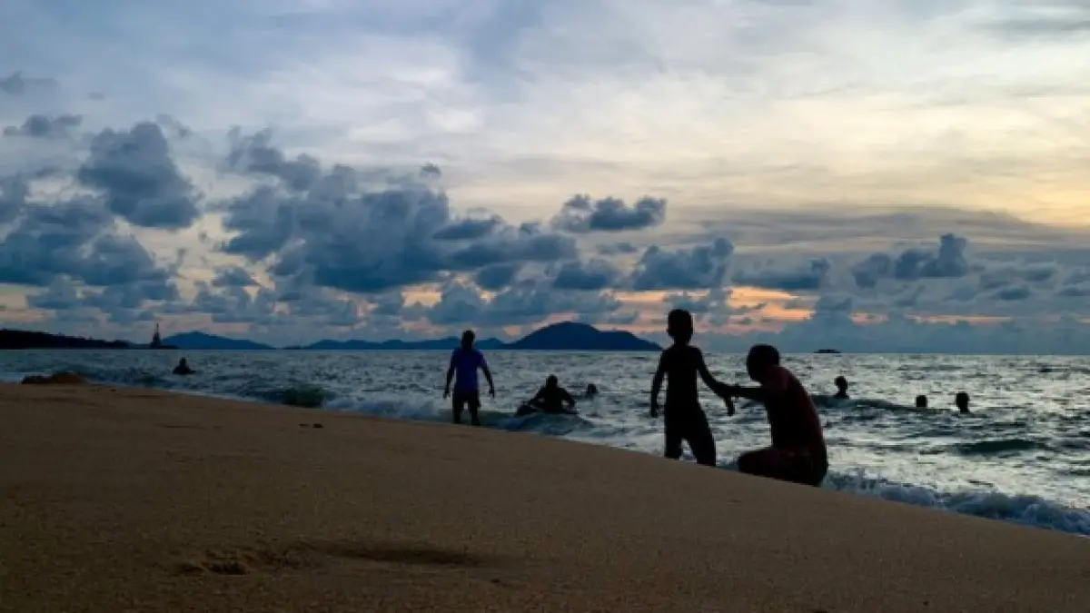 Pemandangan laut di salah satu pantai di Singkawang yang diyakini sebagai salah satu bagian asal mula nama Singkawang. (DOK PONTIANAK POST)    
