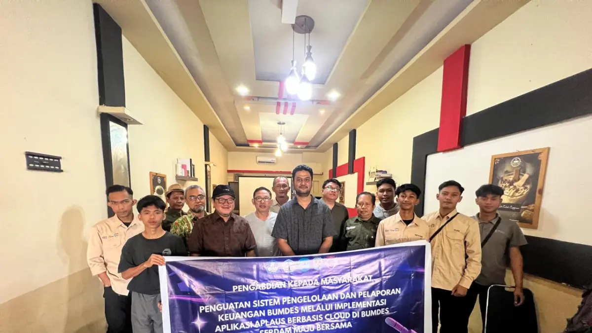 PKM: Tim PKM Dosen Polnep bersama pengurus dan pegawai Bumdes Serdam Maju Bersama. IST
