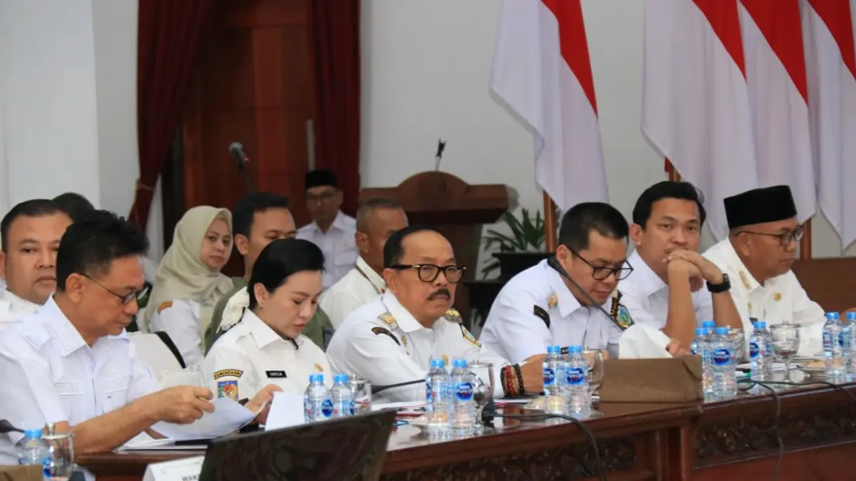 Rapat Koordinasi bersama Tim Badan Anggaran (Banggar) DPR RI dan Pemerintah Provinsi Kalimantan diikuti Bupati Kayong Utara, Romi Wijaya. 
(ISTIMEWAH)
