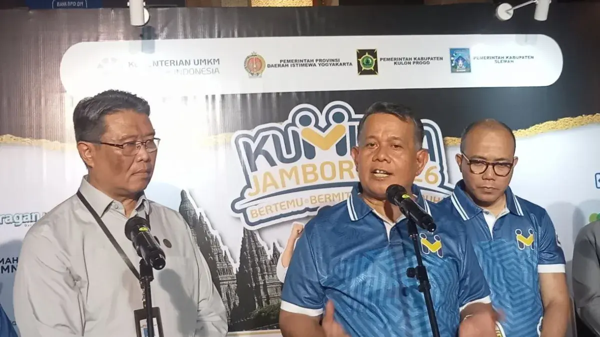 Wakil Menteri UMKM Helvi Yuni Moraza saat memberikan keterangan usai membuka Kumitra di Teras Malioboro Yogyakarta, Jumat (17/7/2026) malam. (Antara)