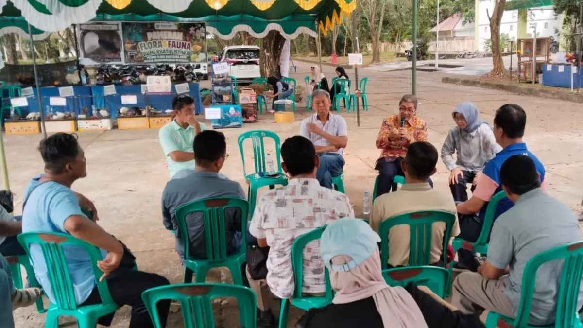 Komunitas pencinta durian menggelar Sarasehan Durian menghadirkan narasumber berpengalaman pada ajang Pameran Flora dan Fauna Bumi Khatulistiwa di Pontianak, Sabtu (18/7). (WANDI/PONTIANAK POST)