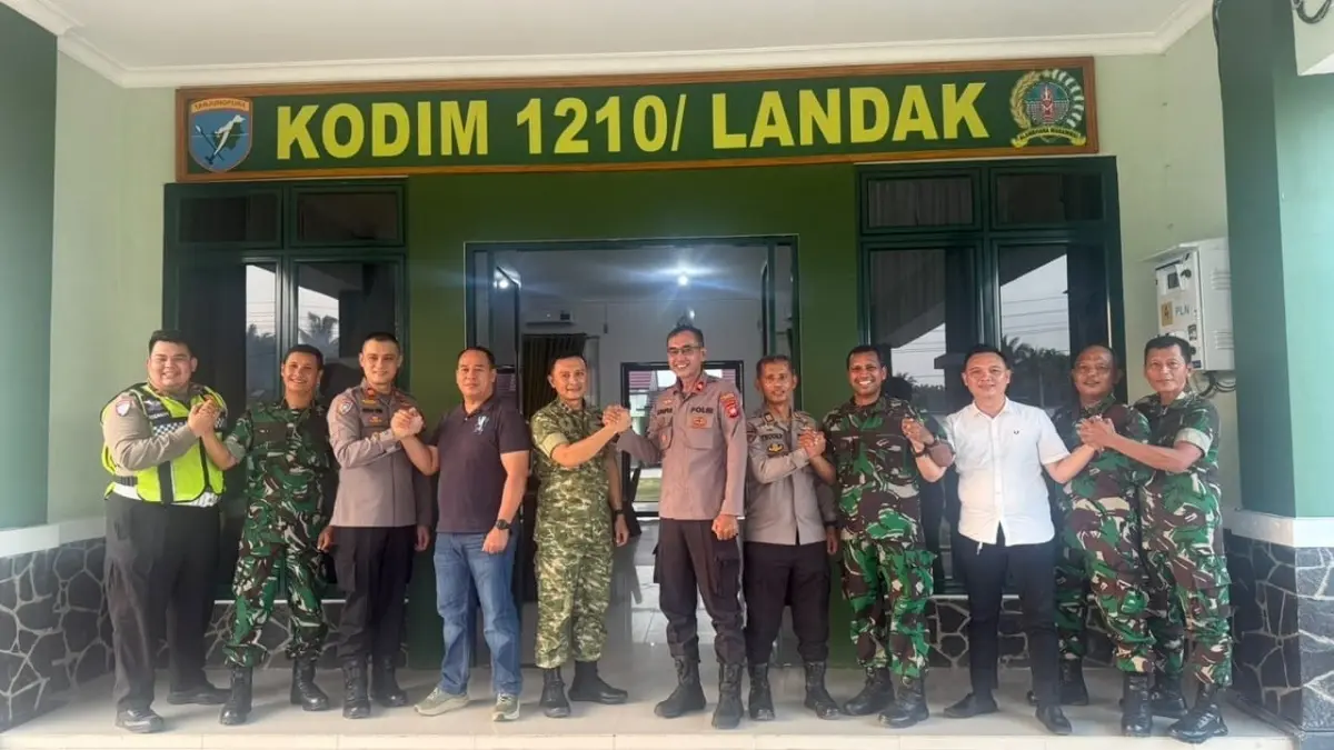 Personel Polres Landak berkunjung ke Markas Kodim 1210/Landak pada Rabu (15/7). (HUMAS POLRES LANDAK)

