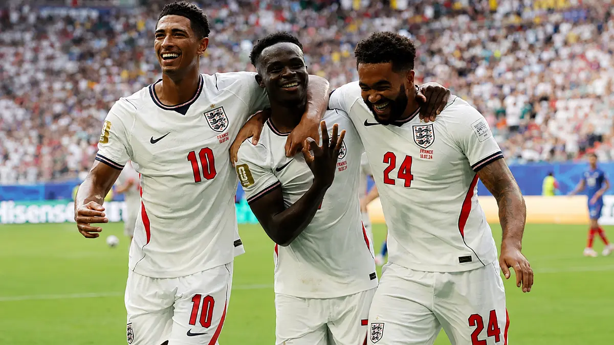 Bukayo Saka merayakan gol ketiganya saat membawa Inggris mengalahkan Prancis pada perebutan tempat ketiga Piala Dunia 2026. (IG@england)