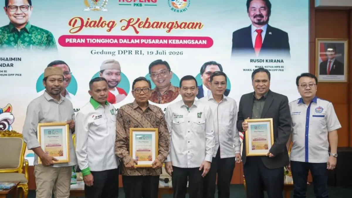 Pembina DPP Badan Persaudaraan Antariman (Berani), Daniel Johan (tengah) saat dialog kebangsaan Peran Tionghoa dalam Pusaran Kebangsaan di Jakarta, Minggu (19/7/2026).(Antara)