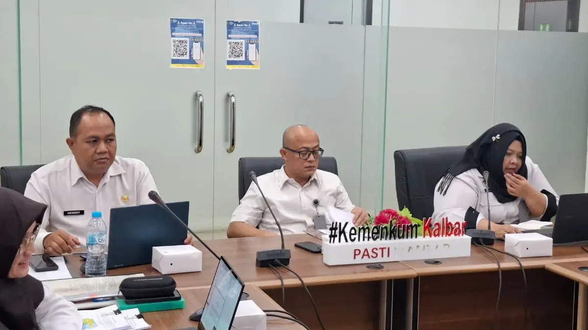Kanwil Kemenkum Kalbar menggelar rapat harmonisasi dua Raperbup Sintang di Ruang Rapat Muladi Kanwil Kemenkum Kalbar, Selasa (15/7). (DOK KANWIL KEMENKUM KALBAR)