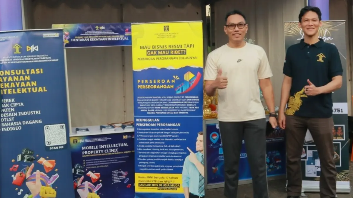 Kanwil Kemenkum Kalbar menghadirkan layanan AHU dan KI dalam bazaar UMKM IWAPI di Museum Provinai Kalbar pada Minggu (19/7). (DOK KANWIL KEMENKUM KALBAR)