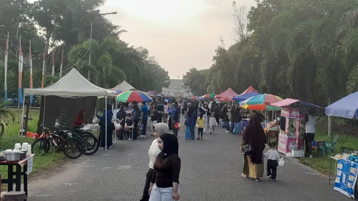 Suasana CFD Sambas yang diramaikan pengunjung (ISTIMEWA).