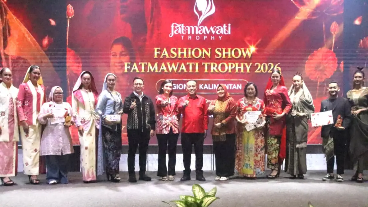 Wakil Gubernur Kalimantan Barat, Krisantus Kurniawan, secara resmi membuka Fatmawati Trophy 2026 di Hotel Golden Tulip Pontianak, Sabtu (18/7/2026). (Adpim pemrov Kalbar)