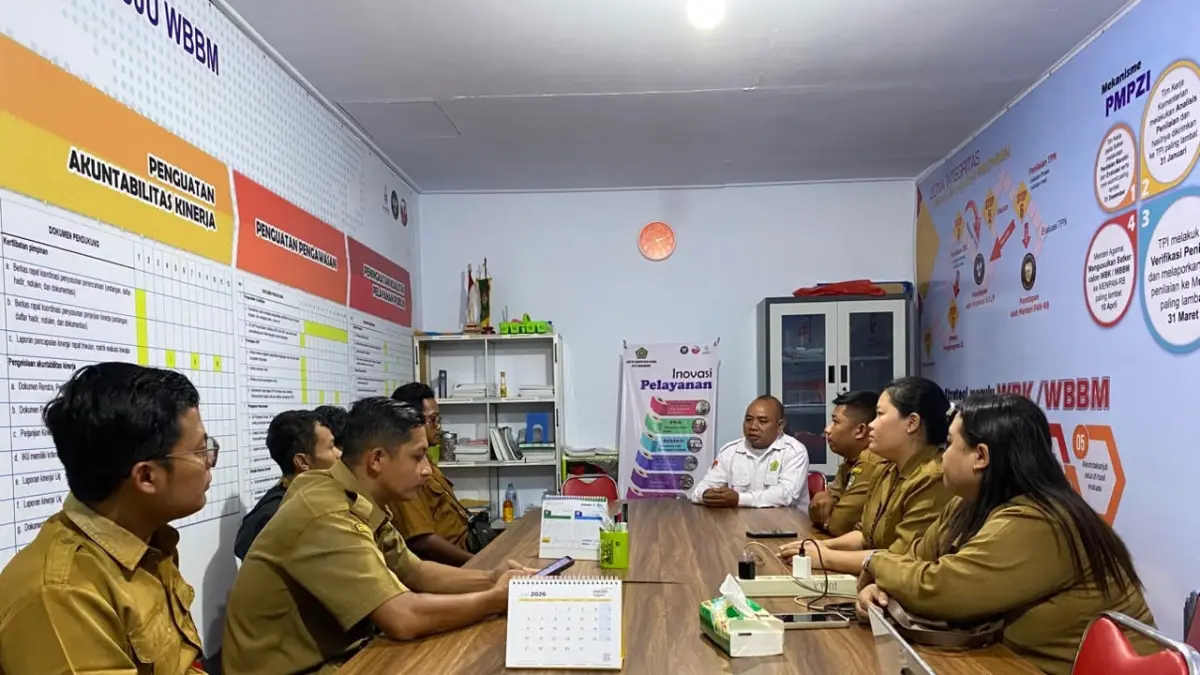 Kantor Kementerian Agama (Kemenag) Kota Singkawang memberikan pembinaan kepada guru Agama Buddha tingkat SD dan SMP, Senin (20/7).

