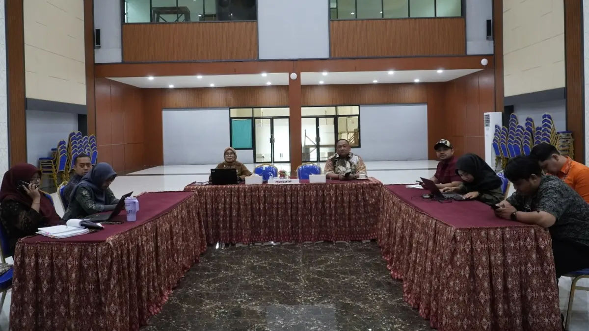 Kanwil Kemenkum Kalbar mengikuti sosialisasi Peraturan Pemerintah (PP) Nomor 30 Tahun 2026 secara virtual dari Aula Soepomo, Kamis (16/7). (DOK KANWIL KEMENKUM KALBAR)