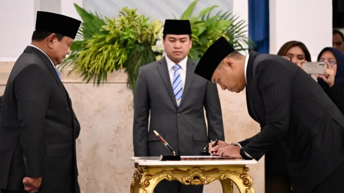 Presiden Prabowo Subianto melantik Sudaryono sebagai Kepala Badan Gizi Nasional (BGN) di Istana Negara, Jakarta, Rabu (22/7/2026). Sudaryono berjanji membenahi tata kelola Program Makan Bergizi Gratis (MBG), meningkatkan transparansi, serta memperkuat pengawasan Satuan Pelayanan Pemenuhan Gizi (SPPG) di tengah sorotan terhadap pelaksanaan program. (FOTO: BPMI Setpres/Cahyo)