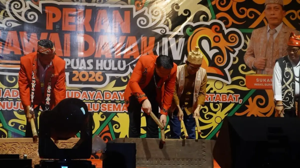 Bupati Kapuas Hulu Fransiskus Diaan saat membuka pekan gawai Dayak Kapuas Hulu tahun 2026. (ISTIMEWA) 


