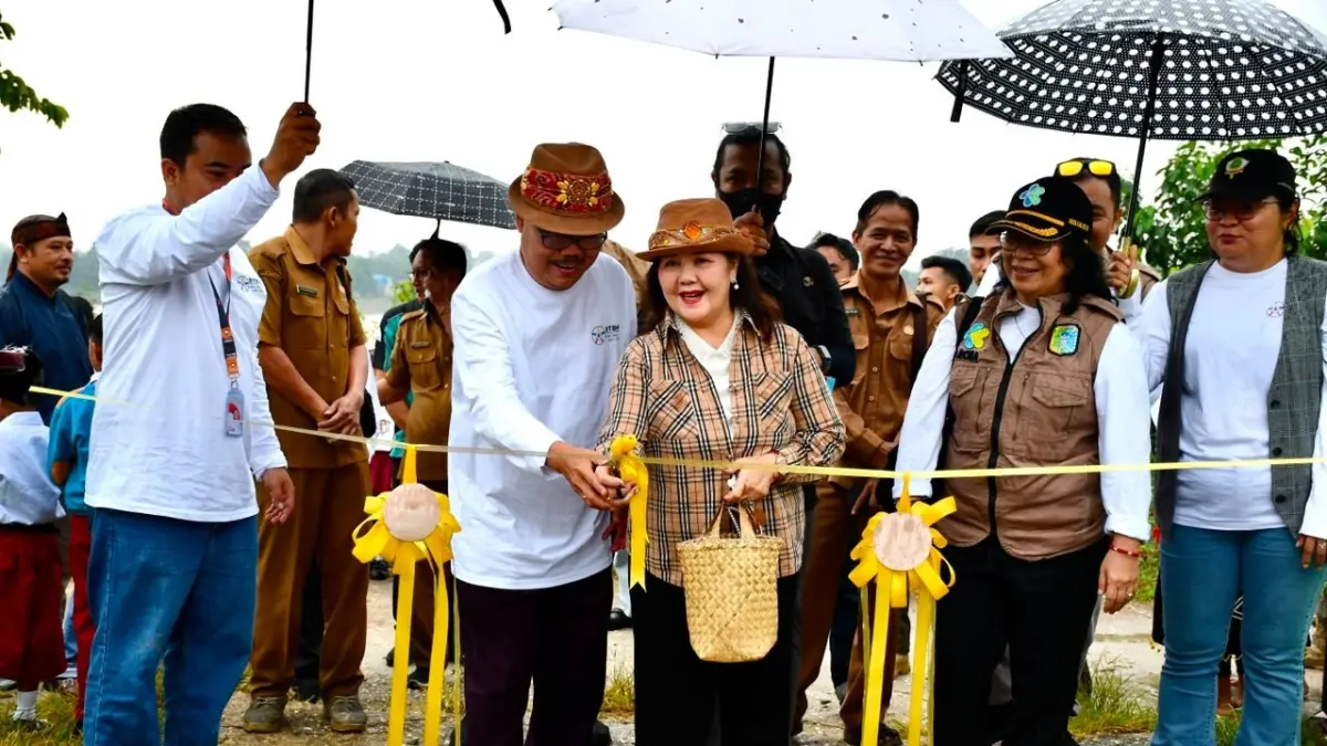 Desa Kenyauk, Kecamatan Sepauk, resmi menjadi desa ke-176 di Kabupaten Sintang yang mendeklarasikan diri sebagai Open Defecation Free (ODF) atau bebas dari praktik buang air besar sembarangan.(ISTIMEWA) 

