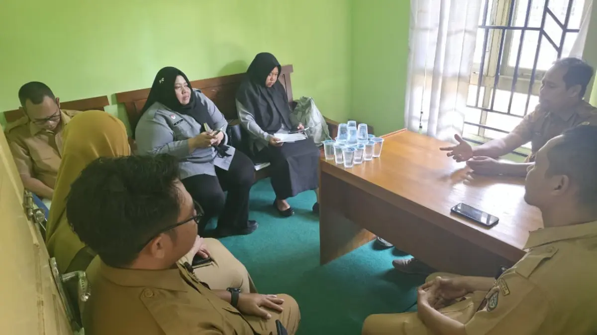 Kanwil Kemenkum Kalbar melakukan pengumpulan data empiris sebagai bagian dari penyusunan Naskah Akademik dua Raperda Kayong Utara pada Selasa (21/7). (DOK KANWIL KEMENKUM KALBAR)