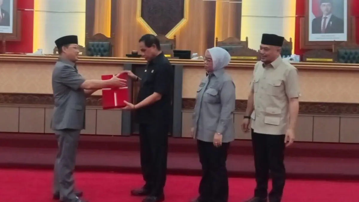 Nota Penjelasan tentang Rancangan Kebijakan Umum Anggaran dan Prioritas Plafon Anggaran Sementara (KUA-PPAS) APBD Provinsi Kalimantan Barat Tahun Anggaran 2027 di Gedung DPRD Kalbar. (DENY HAMDANI/PONTIANAK POST)