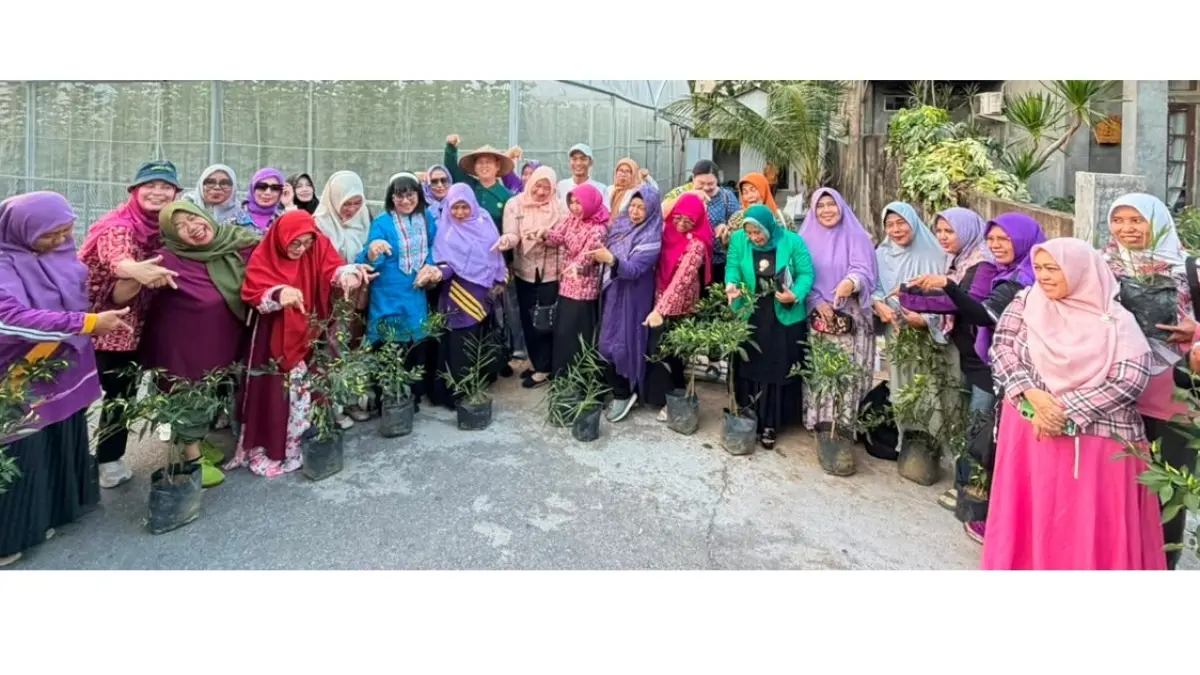 Peluncuran Kebun Pangan Lokal Happy Garden yang dikelola oleh Alisa ICMI Wilayah Kalimantan Barat, Minggu (19/7). (ISTIMEWA)