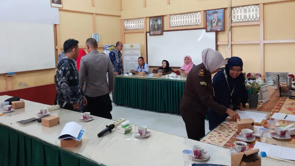 Akademisi dan pemangku kepentingan membahas penguatan kompetensi lulusan hukum melalui kurikulum berbasis OBE.