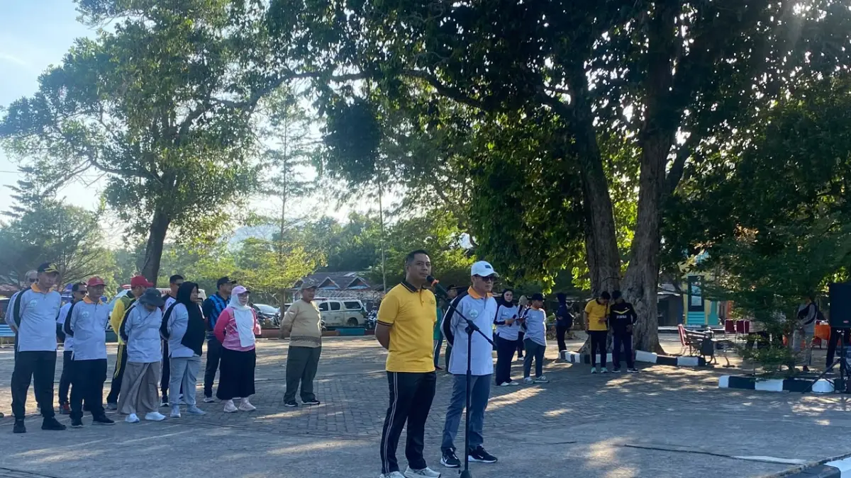Aparat, pemerintah daerah, dan masyarakat bergotong royong menyiapkan kawasan pelaksanaan MTQ XXXIV Kalbar 2026 di Kayong Utara.