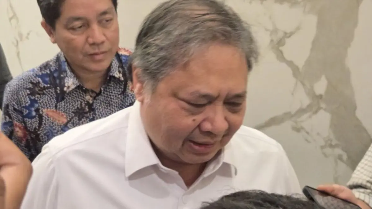 Menteri Koordinator Bidang Perekonomian Airlangga Hartarto ditemui di kantornya di Jakarta, Kamis (23/7). (ANTARA/Bayu Saputra)
