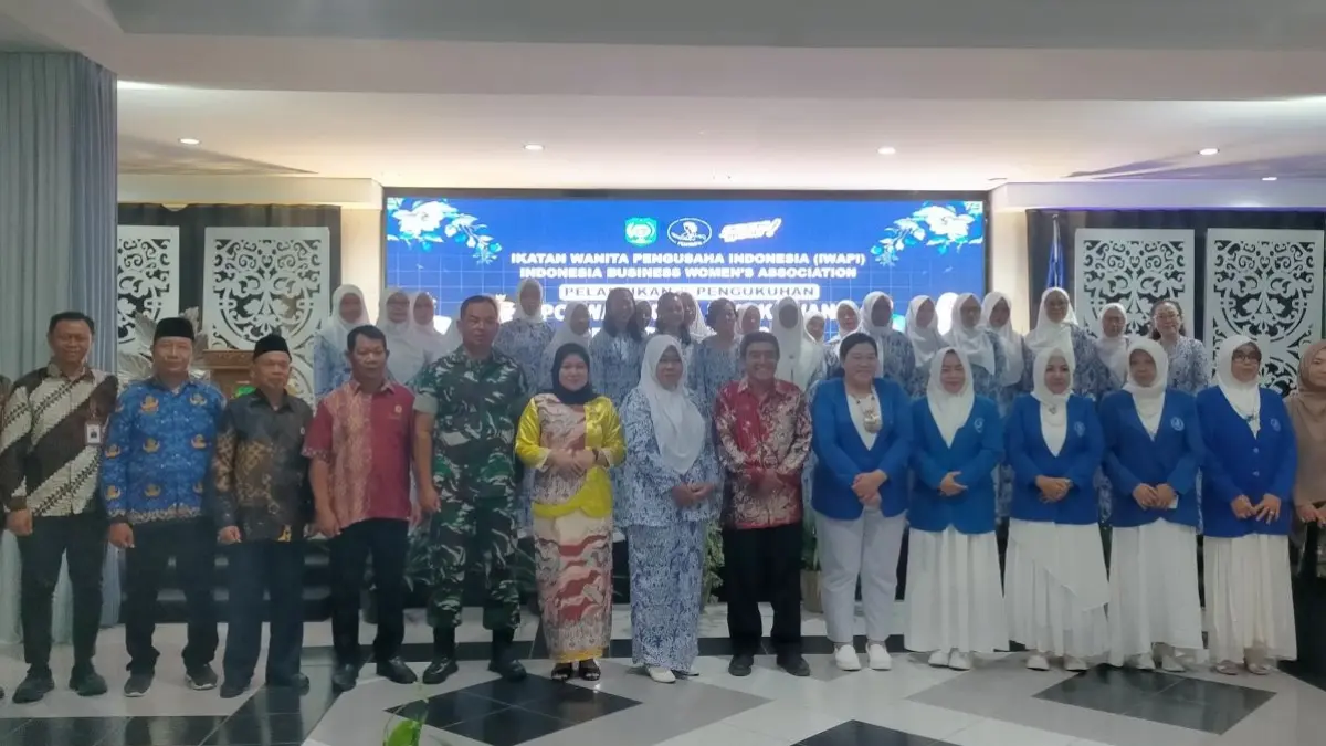 Pelantikan dan pengukuhan pengurus IWAPI Kota Singkawang periode 2026-2031 di Lantai Dasar Kantor Wali Kota Singkawang.