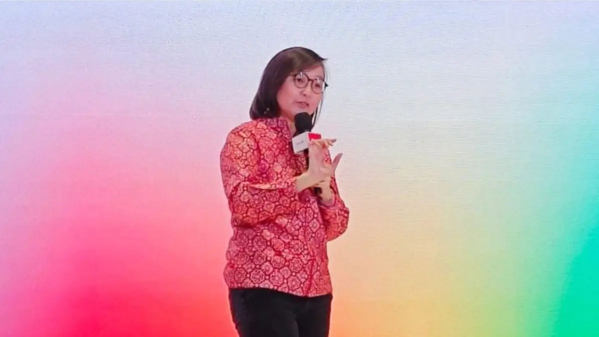 Wakil Menteri Ekonomi Kreatif (Wamenekraf) Irene Umar menyampaikan sambutannya dalam acara peluncuran Google AI Economic Impact Report di Jakarta, Kamis (23/7). (ANTARA/Farhan Arda Nugraha)