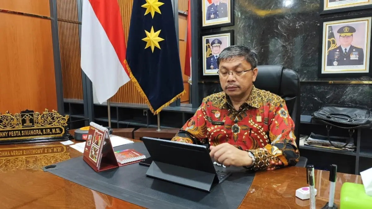 Kakanwil Kemenkum Klabar Jonny Pesta Simamora mengikuti Kick off Kolaborasi dan Kerja Sama antara Kementerian Hukum, Kementerian Pelindungan Pekerja Migran Indonesia (KP2MI), serta Kementerian Pemberdayaan Perempuan dan Perlindungan Anak (KemenPPPA), Kamis (23/7). (DOK KANWIL KEMENKUM KALBAR)