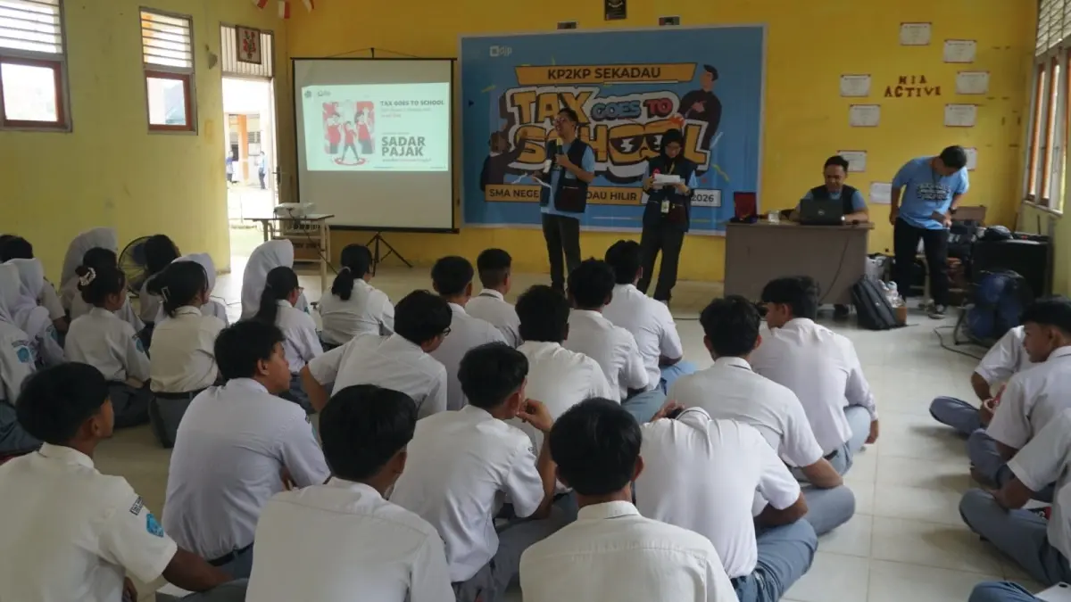 KP2KP Sekadau bersama KPP Pratama Sanggau melakukan edukasi perpajakan kepada siswa kelas 12 SMAN 5 Sekadau Hilir. (ISTIMEWA)