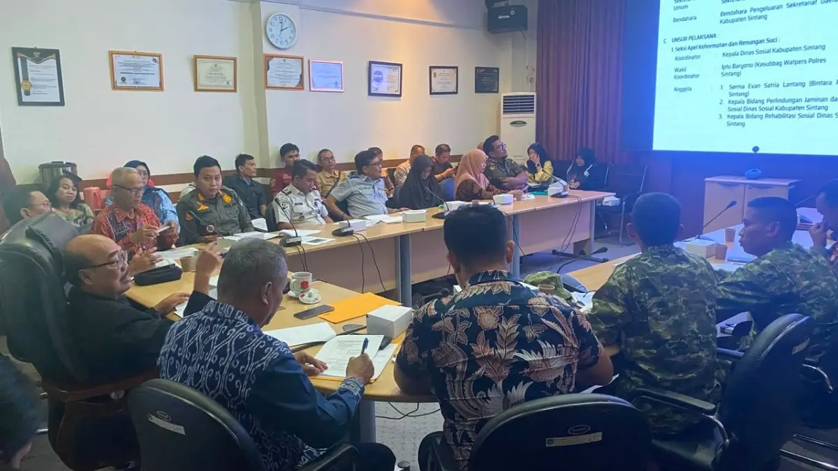 Rapat Persiapan Peringatan HUT RI ke-81 Tingkat Kabupaten Sintang yang dipimpin Sekretaris Daerah Kabupaten Sintang, Kartiyus. (ISTIMEWA)