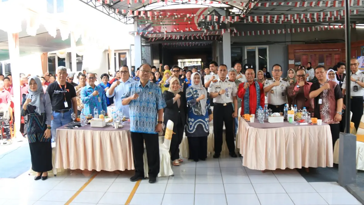 Wakil Gubernur Kalimantan Barat Krisantus Kurniawan saat mengunjungi Lembaga Pembinaan Khusus Anak (LPKA). (ADPIM PEMPROV KALBAR)