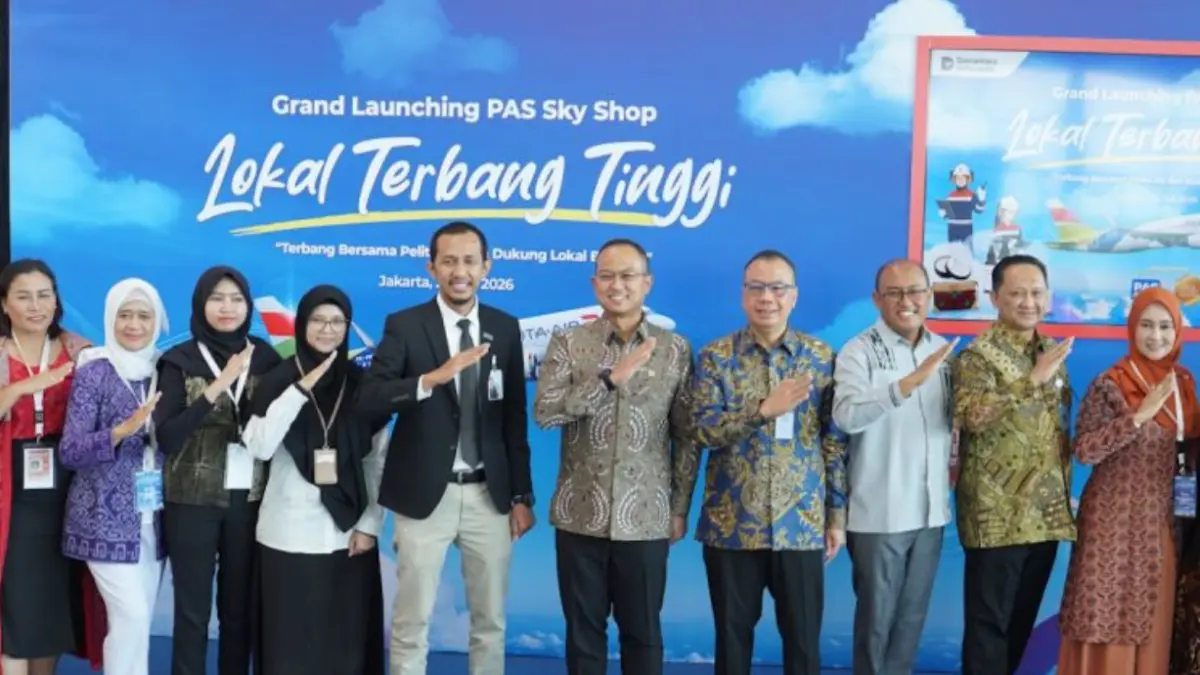 Suasana usai penandatanganan Nota Kesepahaman (MoU) antara PT Pertamina (Persero) dan PT Pelita Air Service, dalam acara bertajuk Grand Launching PAS Sky Shop "Lokal Terbang Tinggi" di Terminal 3 Bandara Internasional Soekarno-Hatta, Tangerang Banten. (ANTARA/HO-Pelita Air)