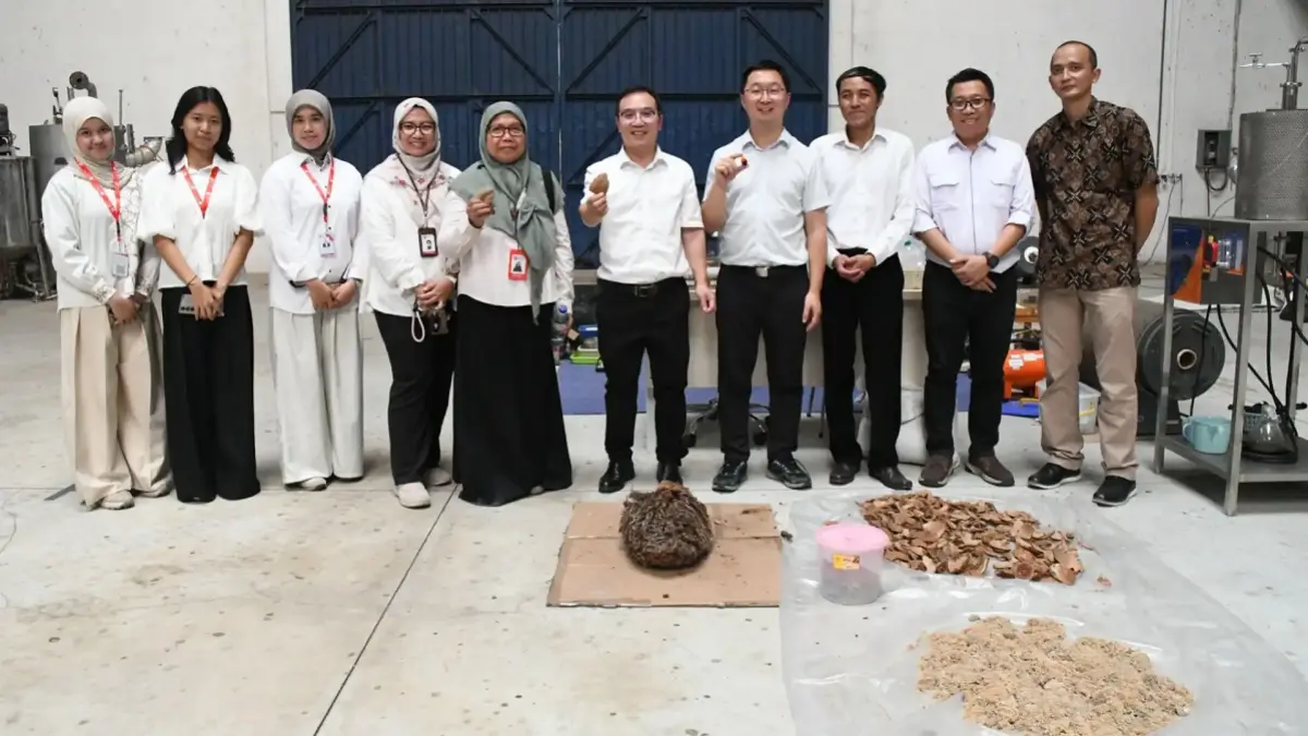 Kolaborasi BRIN dan Xiamen University membuka peluang hilirisasi tempurung kelapa menjadi biofuel dan material penyimpan energi. (Dok.BRIN)