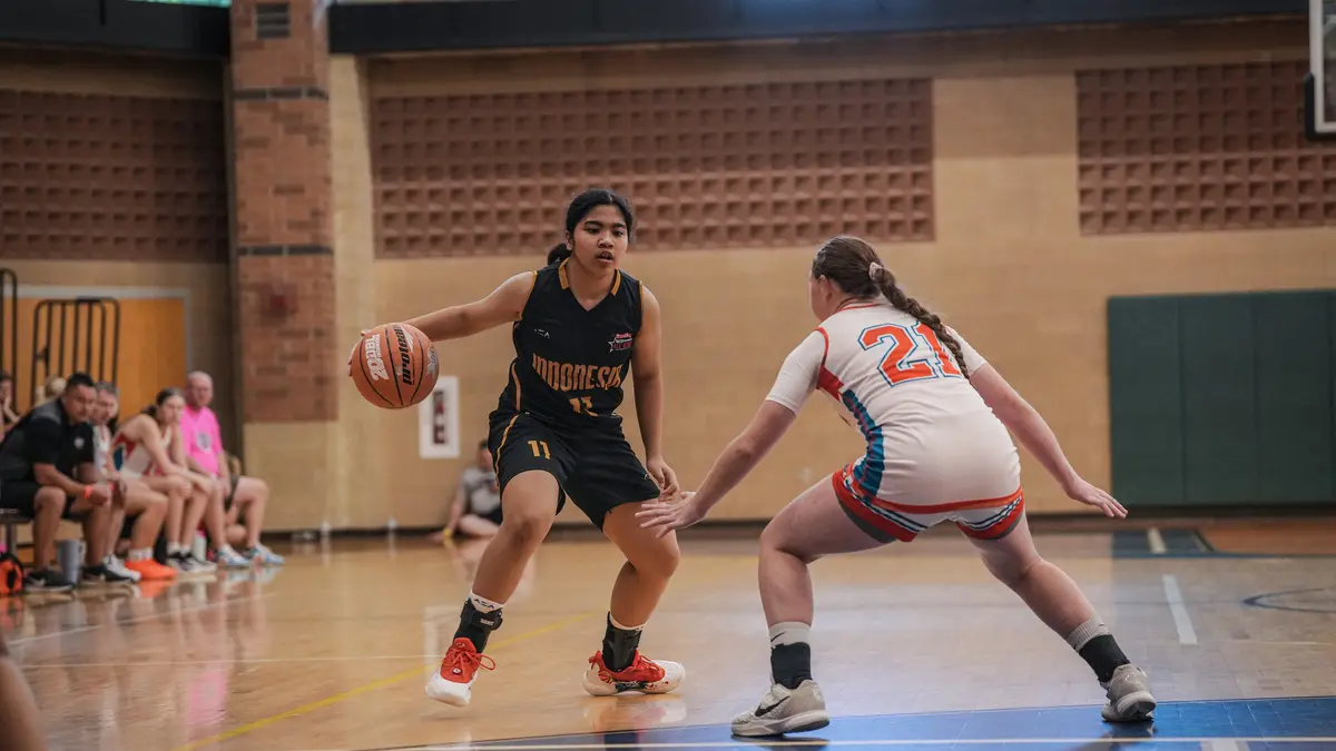 Aksi pemain putri Kopi Good Day DBL Indonesia All-Star 2026 saat menghadapi lawan di ajang 24th Annual National Summer Classic 2026 di Chicago. Tim putri tampil impresif hingga berhasil meraih gelar juara.