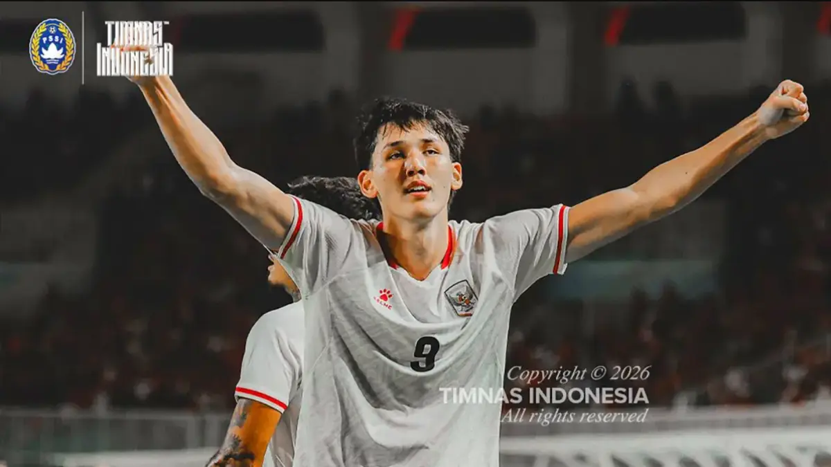 Mitchell Baker merayakan gol ketiganya ke gawang Kamboja pada laga Grup A Piala AFF 2026 di Stadion Pakansari, Cibinong, Bogor, Senin (27/7/2026). Hattrick pada laga debutnya membawa Timnas Indonesia menang telak 5-1 atas Kamboja. (Foto: PSSI)