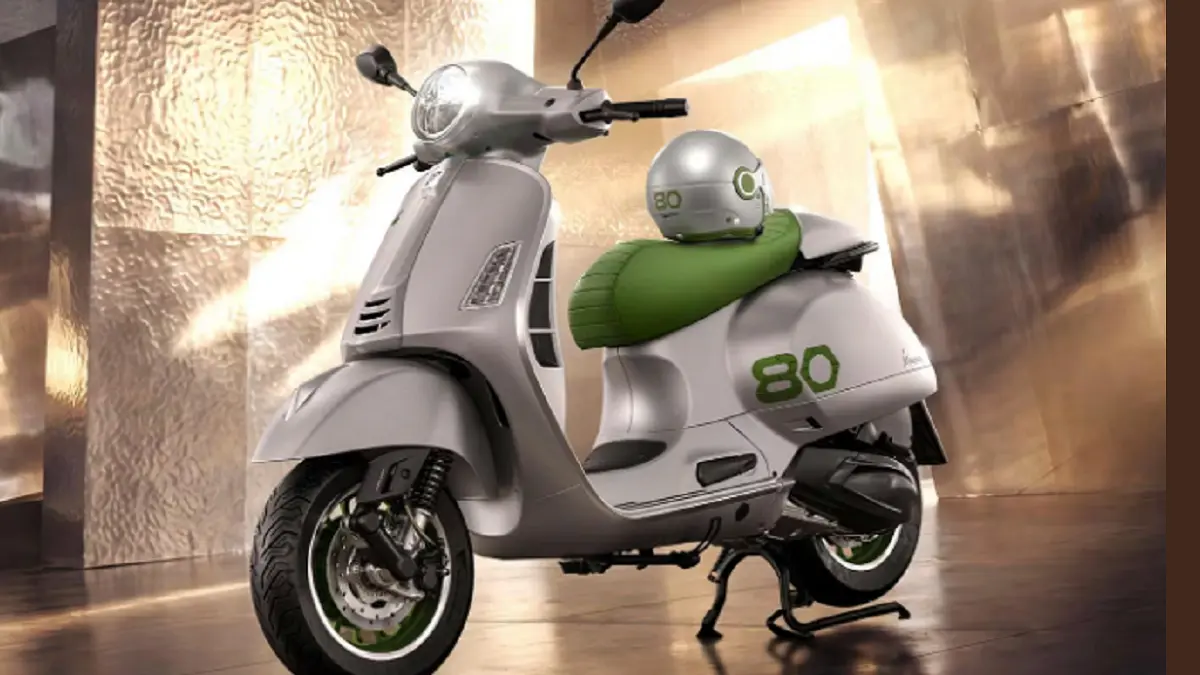 Vespa Edizione Ottantesimo hadir sebagai edisi kolektor berbasis GTS 310 dengan produksi terbatas hanya 1.946 unit. (PIAGGIO)