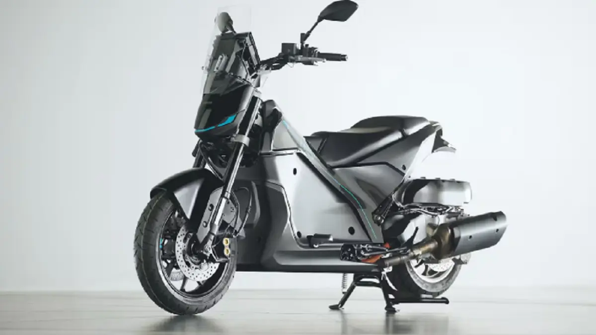 Yamaha mengembangkan teknologi skuter hybrid dengan kombinasi mesin bensin dan dua motor listrik untuk mobilitas masa depan. (YAMAHA)
