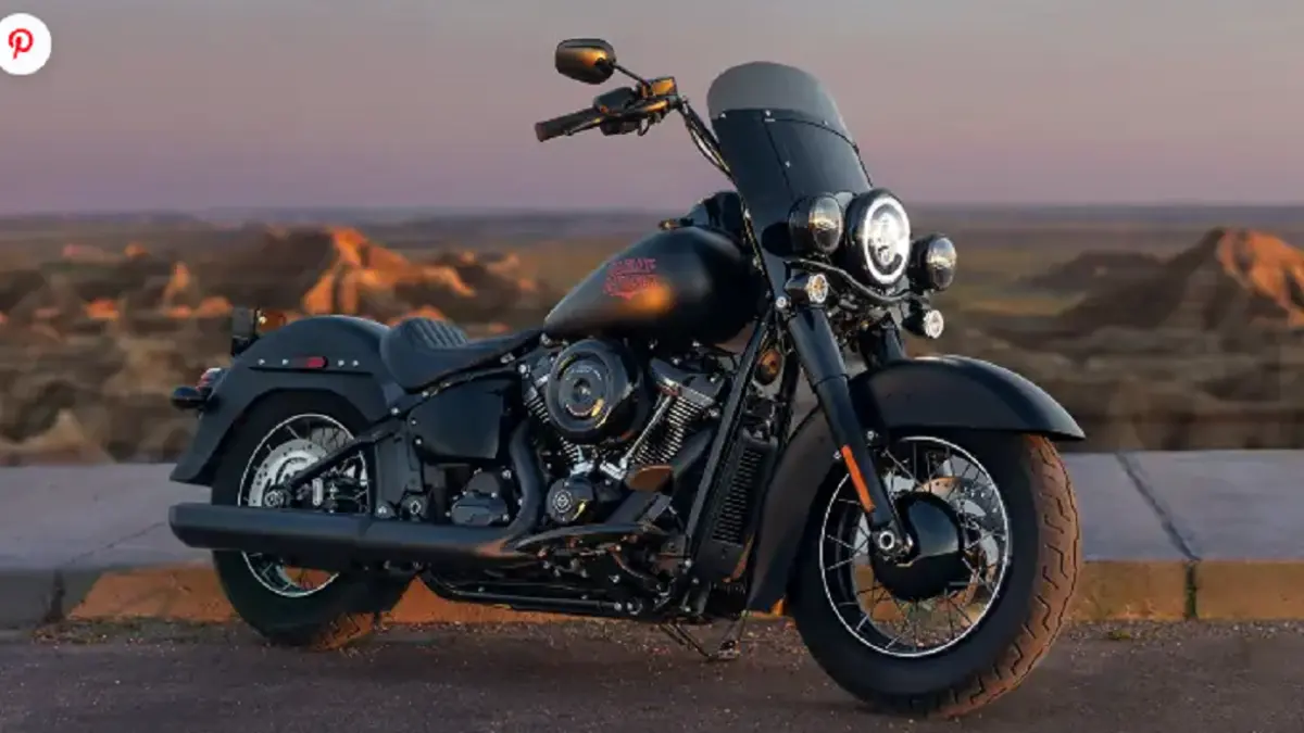Harley-Davidson Deadwood 2026 tampil dengan dominasi warna hitam dan mesin Milwaukee-Eight 117 sebagai anggota baru keluarga Softail. (PINTEREST)