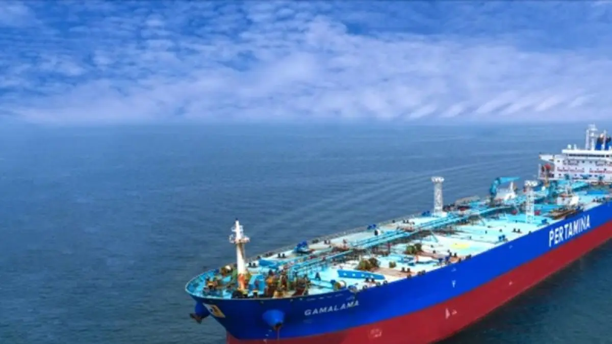 Ilustasi kapal pengangkut BBM milik Pertamina mendistibusikan BBM ke sejumlah daerah di Kalbar (ANTARA/Pertamina Patra Niaga)