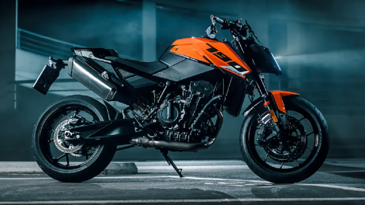 KTM 790 Duke 2027 hadir dengan desain lebih agresif, mesin 799 cc, dan paket elektronik yang semakin lengkap. (KTM)