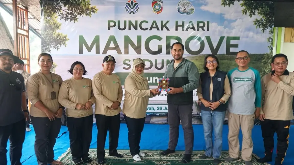 Peringatan Hari Mangrove se-Dunia 2026 di Mempawah ditandai penanaman 5.000 bibit mangrove untuk lindungi pesisir dari abrasi.