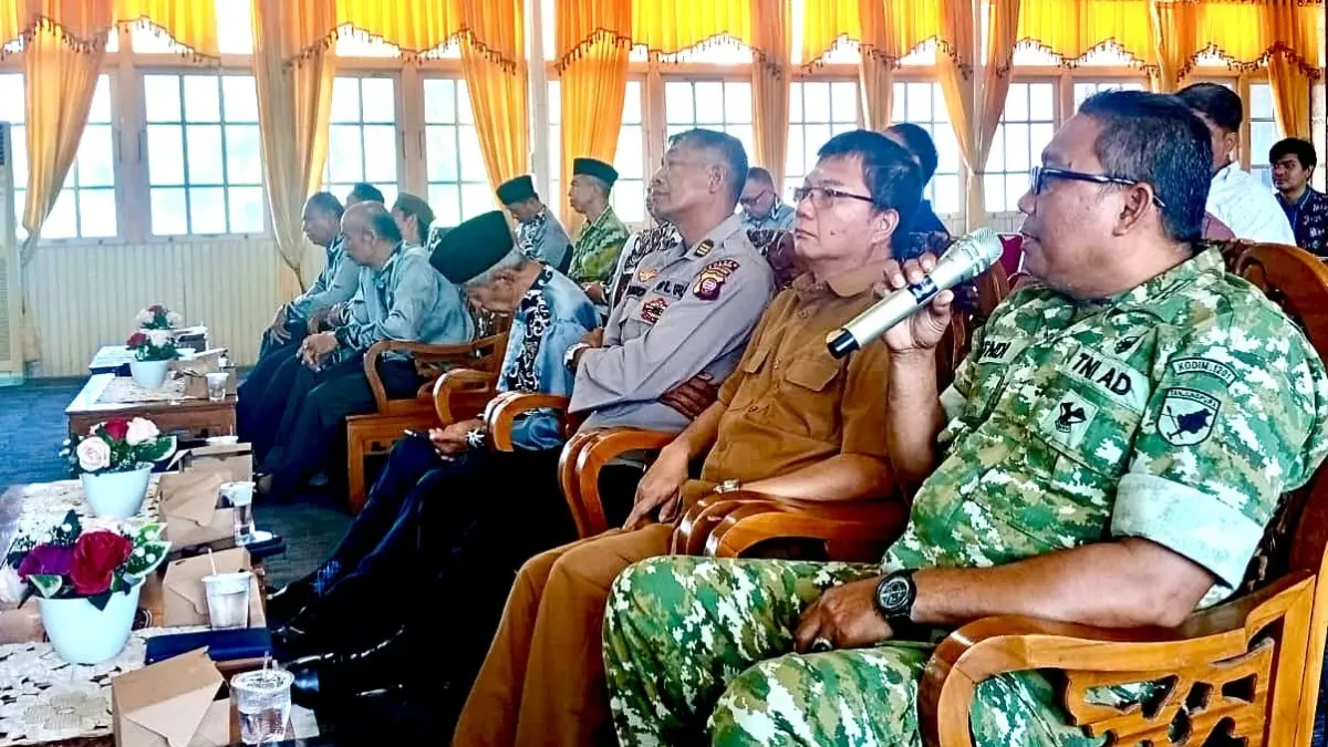 Salah satu peserta dari Kodim melontarkan pertanyaan dalam kegiatan POLICY BRIEF Tim Peneliti Mora the Air Fund 2026. (IST)  