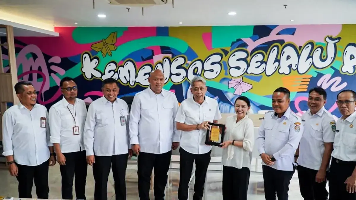Audiensi Wakil Menteri Sosial Agus Jabo Priyono dengan Bupati Landak Karolin Margret Natasa di Kantor Kementerian Sosial, Jakarta Pusat. (ANTARA/Kemensos)