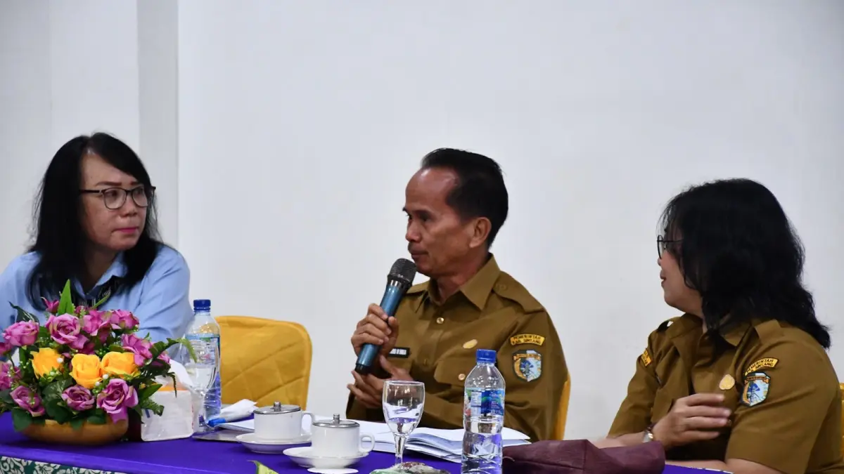 Bupati Sintang Gregorius Herkulanus Bala saat menjadi narasumber kuliah umum Program Studi D III Keperawatan Sintang, Jurusan Keperawatan Poltekkes Kemenkes Pontianak Tahun 2026.(RISKA / PONTIANAK POST ) 

