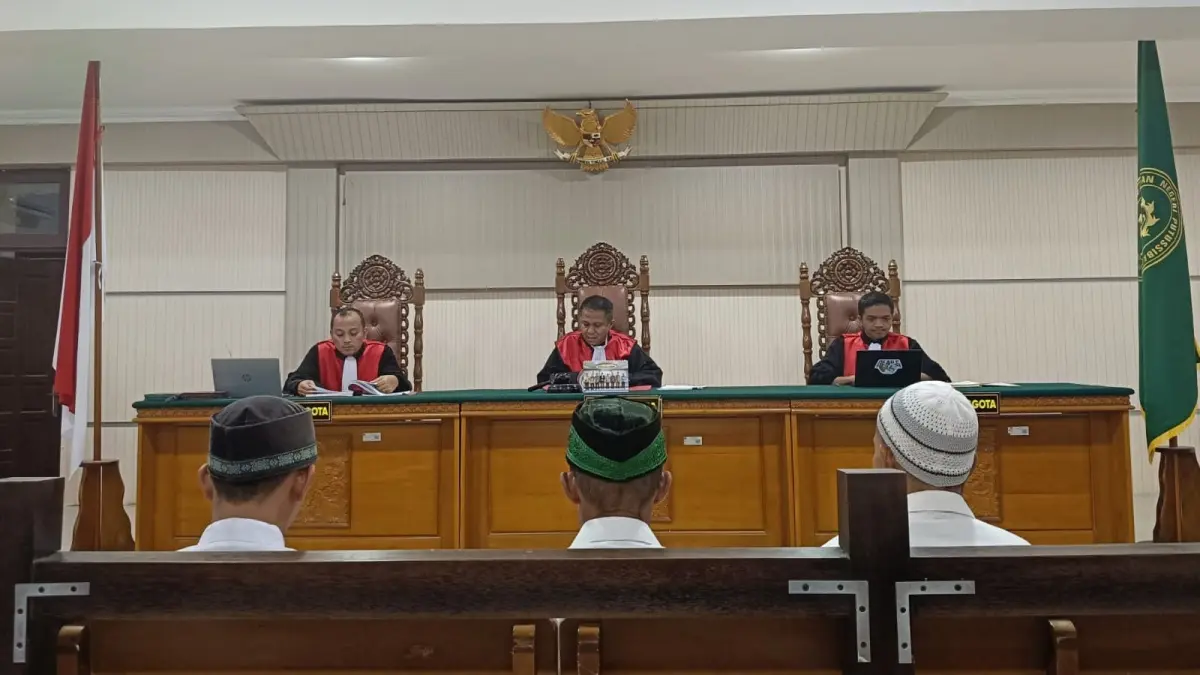 Ketiga terdakwa kasus PETI Ujung Sa