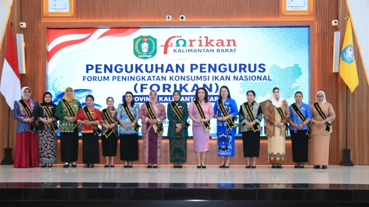 Para pengurus Forikan berfoto bersama usai Rapat Koordinasi Pokja Bunda PAUD Provinsi Kalbar Tahun 2026 di Aula Kantor Bupati Kubu Raya, Senin (27/7/2026). (Adpim Pemprov Kalbar)