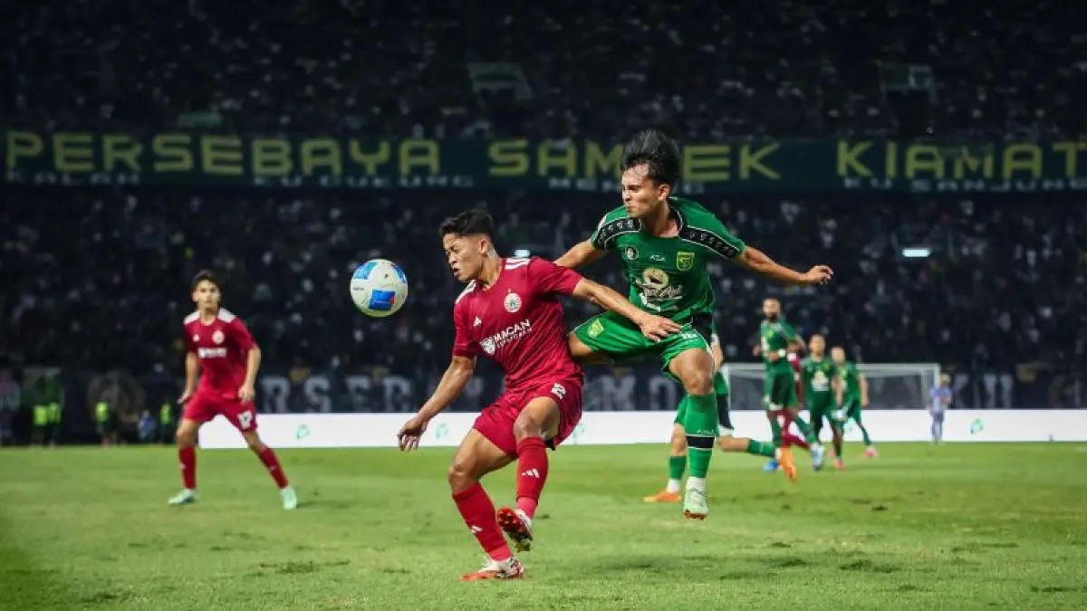 Pertandingan Persebaya Surabaya vs Persija Jakarta pada penyisihan Grup B Piala Presiden 2026 di Stadion GBT Surabaya, Minggu (26/7/2026) malam. (ANTARA/Rizal Hanafi)