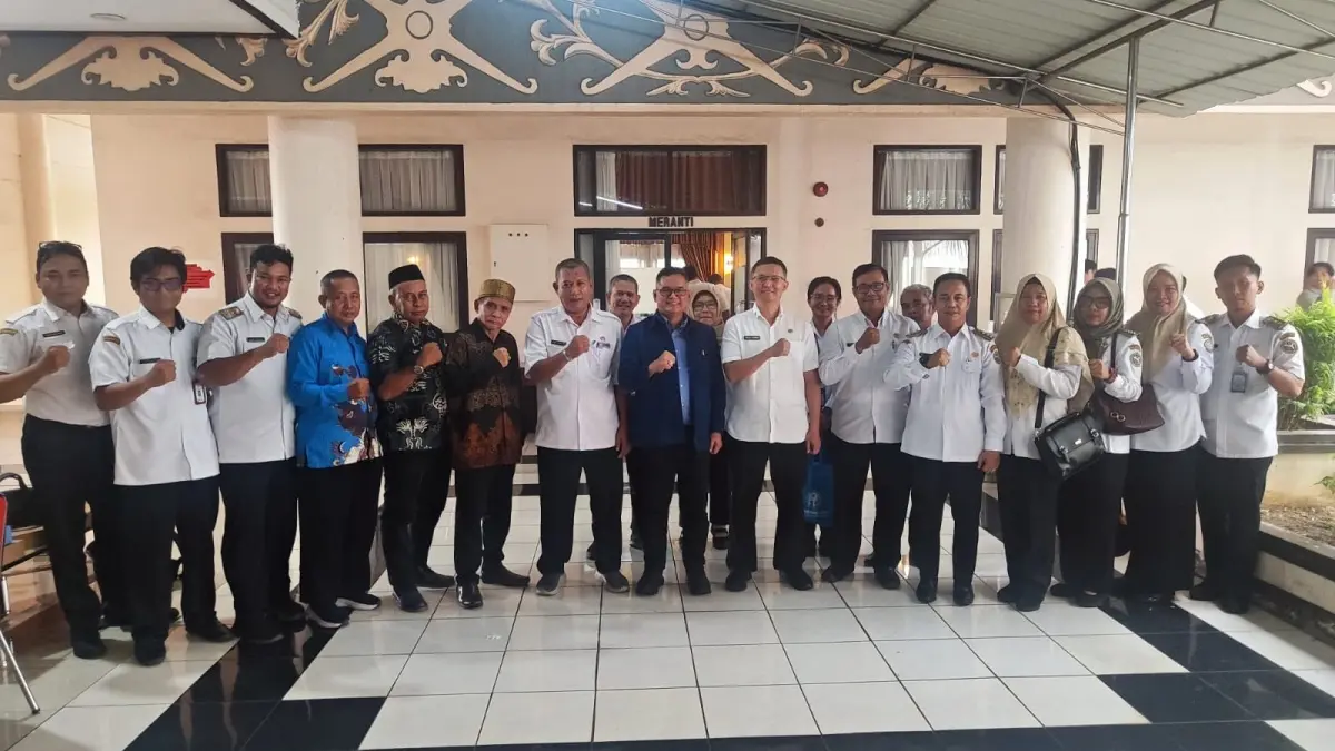 RDPU Yang diinisiasi Komisi 1 DPRD Kalbar, Pemkab Kubu Raya, Pemkot Pontianak dan perwakilan masyarakat menemui titik terang dalam sebuah BA kesepakatan. (ISTIMEWA)