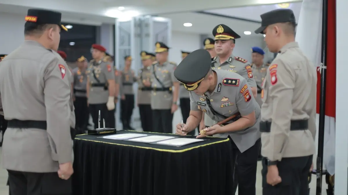 Upacara Serah Terima Jabatan (Sertijab) yang dipimpin Kapolda Kalimantan Barat, Irjen Pol. Alberd Teddy Benhard Sianipar, di Mapolda Kalbar, Selasa (28/7). (ISTIMEWA)