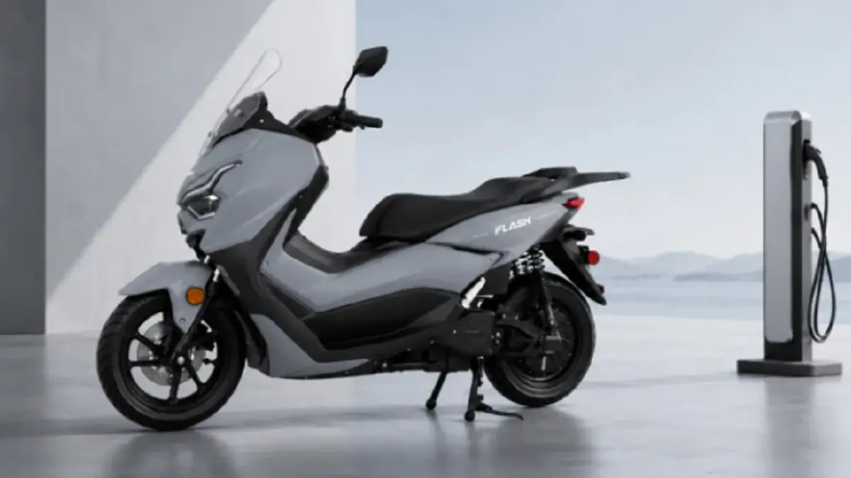 HMP Flash merupakan skuter listrik berperforma tinggi dengan kecepatan maksimum 120 km/jam, baterai lepas pasang, dan fitur modern untuk mobilitas harian. (ELECTREK)